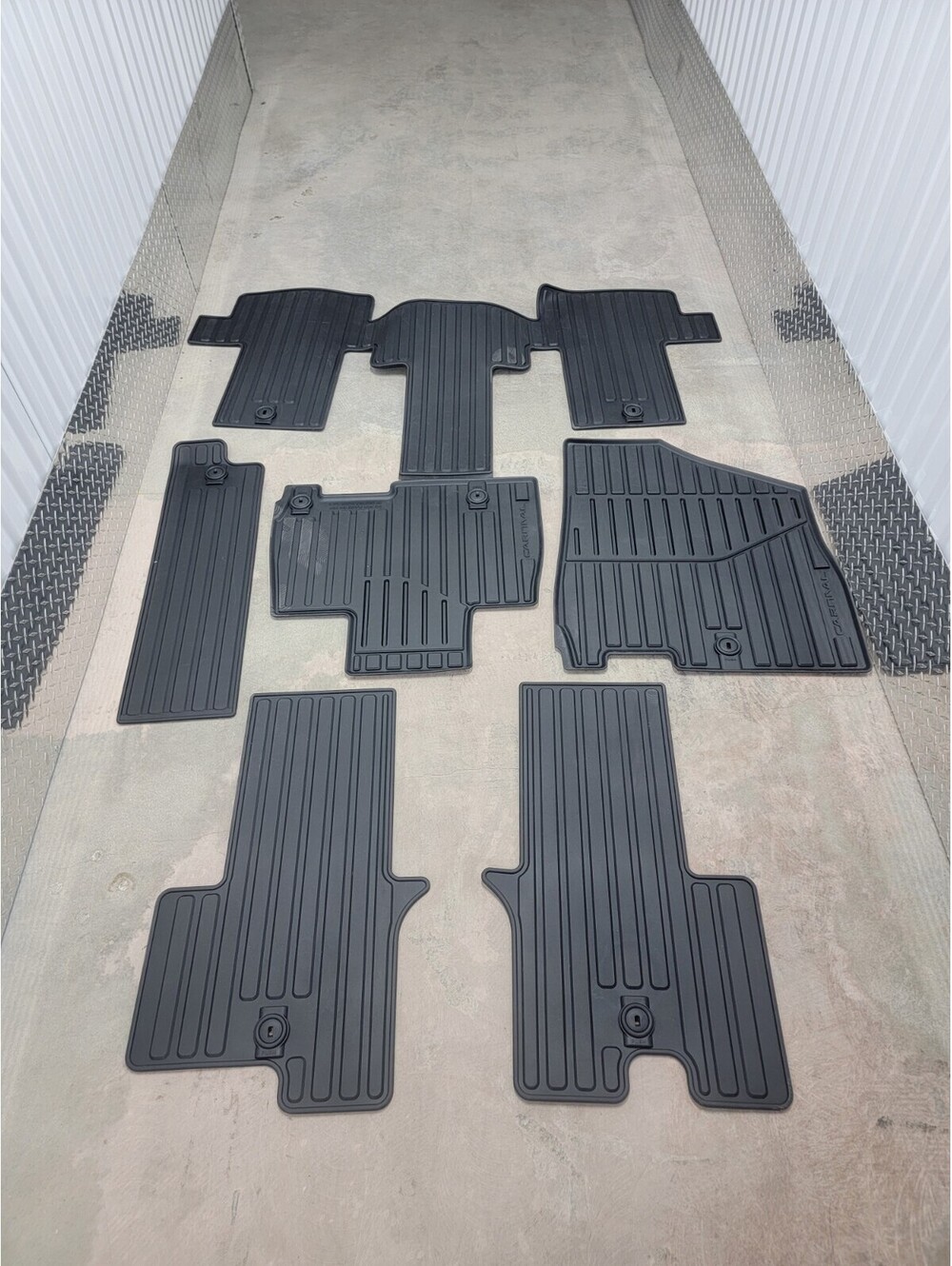 New,KIA Carnival All Weather Rubber Floor Mats 8P OEM Genuine | R0F13 AU101